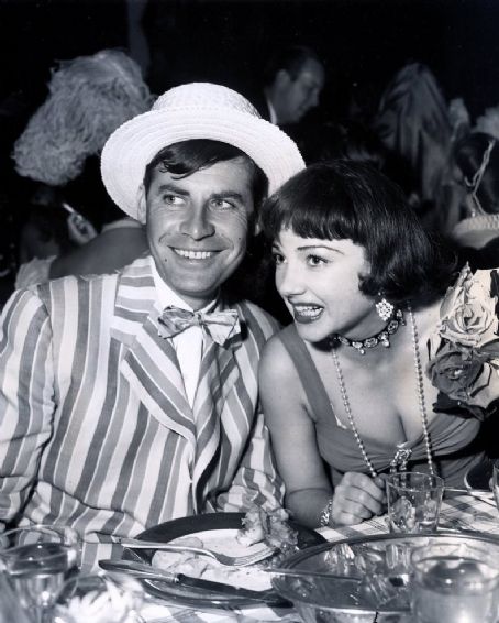 anne baxter and john hodiak image