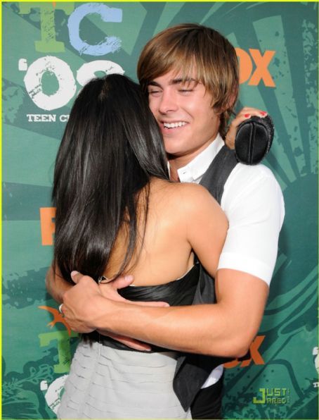 Drake+bell+and+vanessa+hudgens