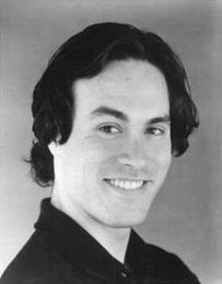 http://www.famouswhy.com/pictures/people/brandon_lee.jpg