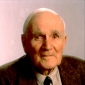 Desmond Llewelyn