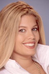 Lorna Paz