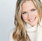 Maggie Lawson Biography, Pictur...