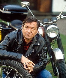 Michael Elphick Biography, Movies, Videos FamousWhy