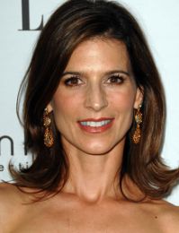 Perrey Reeves